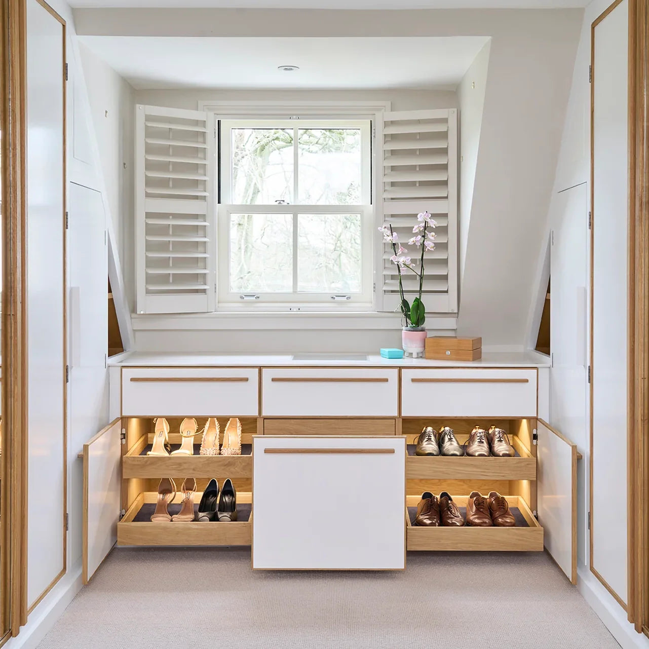 The Art of Bespoke Dressing Rooms: Where Style meets Storage